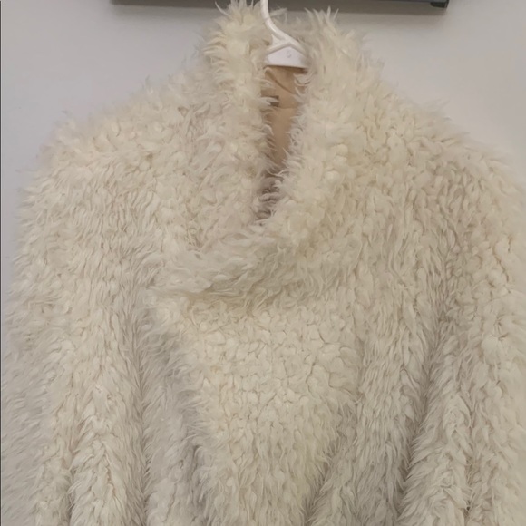 Women’s Fuzzy throw over jacket one size fit all - Picture 2 of 7